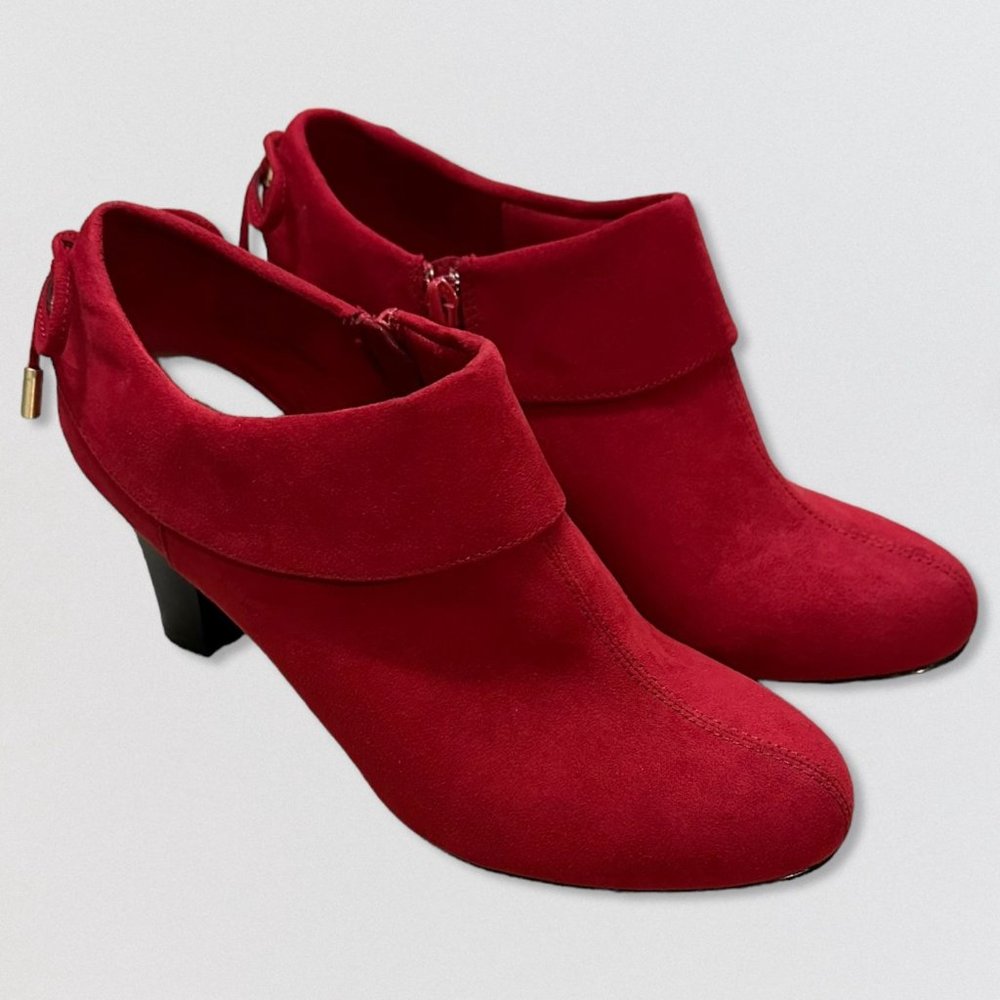Coach And Four Faux Suede Leather Ankle Boot Bootie Shoe Holiday Red Size 8.5